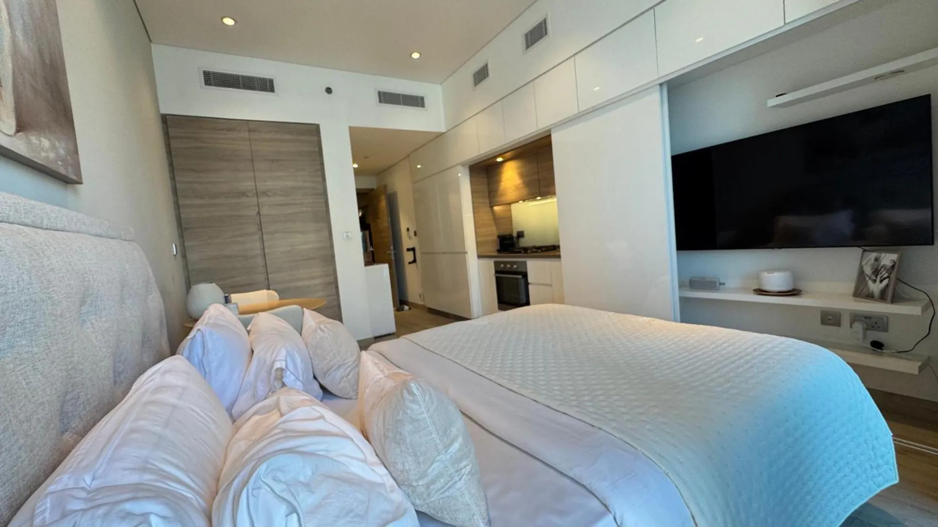 Stunning Marina View Luxury Studio One Dubai Guest house