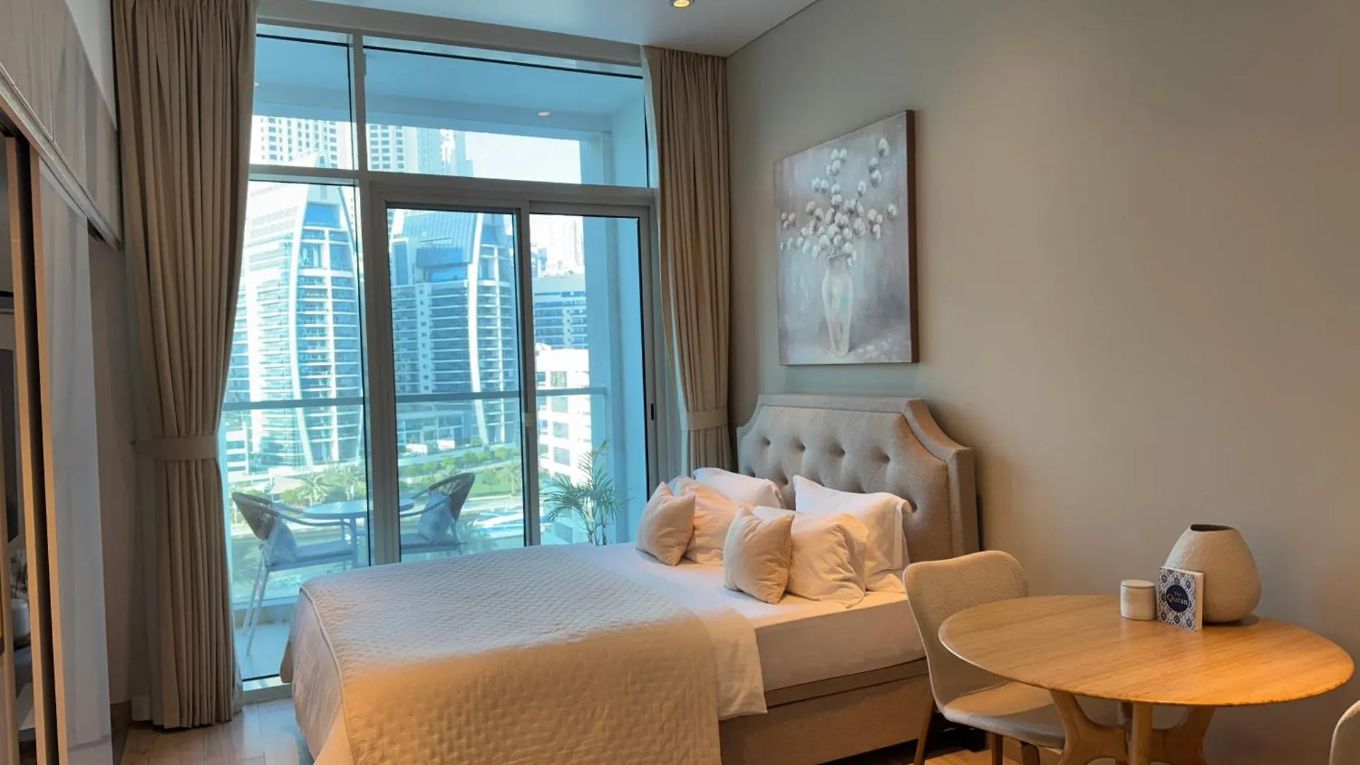 Guest house Stunning Marina View Luxury Studio One Dubai